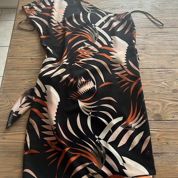 Trouve one-shoulder dress - Picture 3 of 3